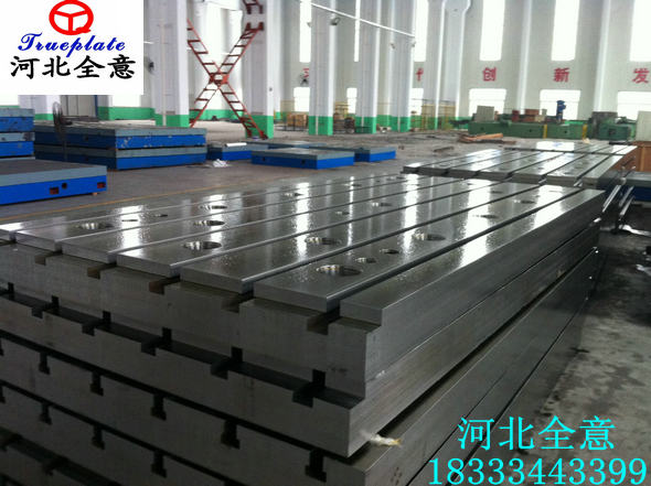 輸送設(shè)備對于焊jie鑄鐵平臺(tái)拋丸清砂的重要性